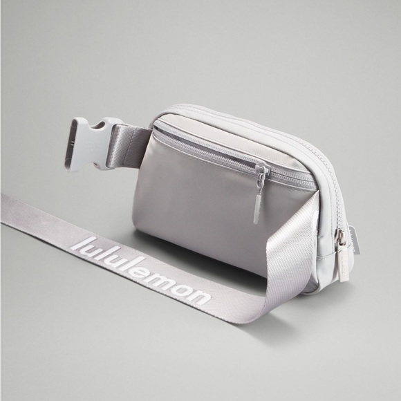 NWT Lululemon Everywhere Belt Bag 1L Silver drop/white in color - Picture 4 of 10